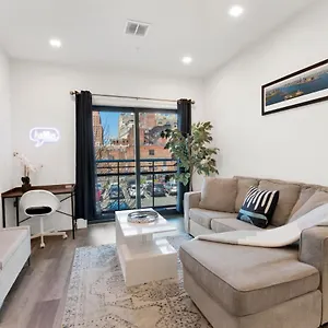 Nest Away 2 Queen Near Ewr-penn- Free Parking Apartment Newark